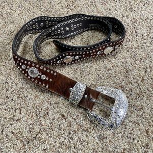NORCONA brown hair cowhide with riveted rhinestones.  Size WL